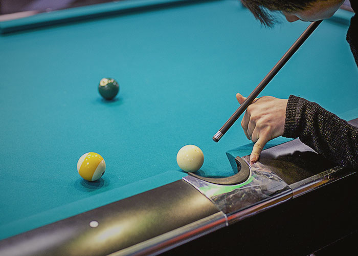 home_billiard_img1